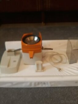 ELEKTRICKÝ  ODŠTAVNOVAČ  ZN.  ZELMER  220  V.