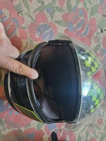 Přilba černá