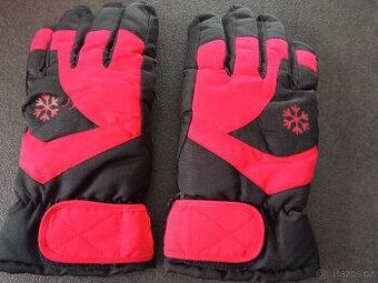 nove lyzarske rukavice velikost M