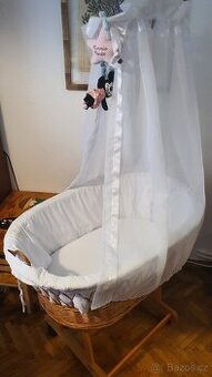 Proutěný košík na miminko