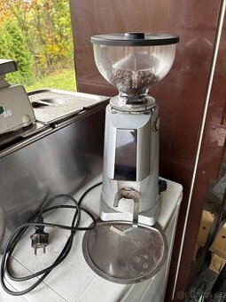 Mlýnek na kávu značky Fiorenzato