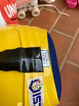 Lyžařská helma 52 cm obvod hlavy