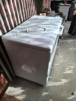 PULTOVÝ MRAZÁK LIEBHERR 215L