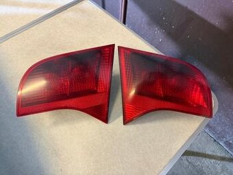 Světlo vnitřní LZ 8E9945093 PZ 8E9945094 AUDI A4 S4 (combi)