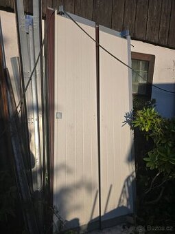 Garážová vrata Lomax