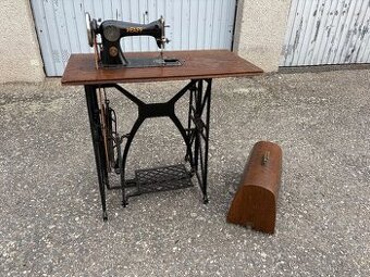 Starý šicí stroj Pfaff