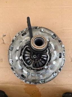 VW Škoda Audi spojka setrvačnik 2.0 TDI.