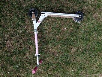 Dětská holčičí koloběžka