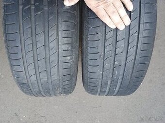 Dvě letní pneumatiky Nexen 235 55 17 na sezónou 300 Kč kus