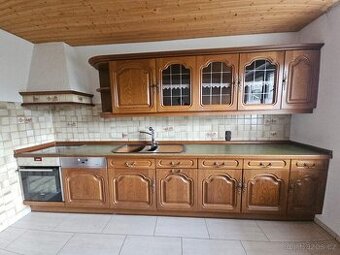 Kuchyňská linka se spotřebiči dovezena z Německa