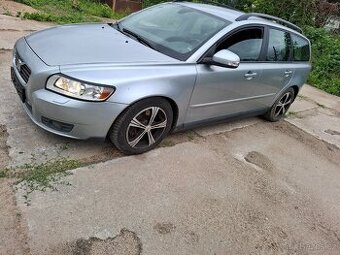 Volvo V 50 2.0 Diesel 100kw Kombi Automat Klima/Na opravu//.