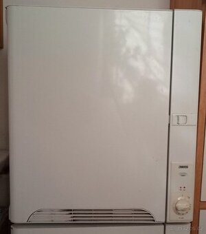 Kondenzační sušička TC180 prádla Zanussi