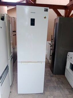 Lednice s mrazakem Samsung No Frost