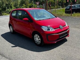 VW Up 1.0MPi, r.2017, 1.majitel, STK, klimatizace, sada kol