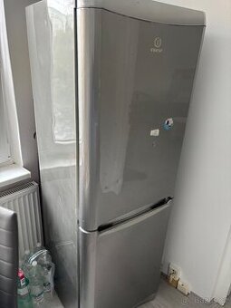 Lednice Indesit