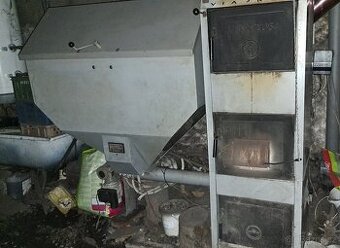 Automatický kotel na uhlí VIADRUS s velkou násypkou