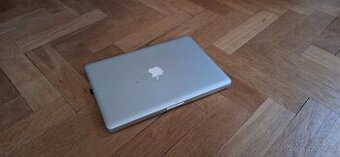 Macbook pro 2011 nefunkční