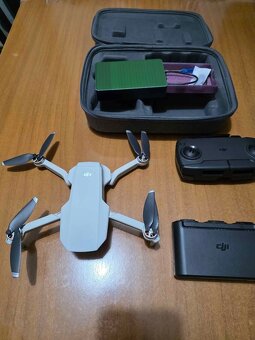 Dron DJI Mavic Mini - Fly More Combo