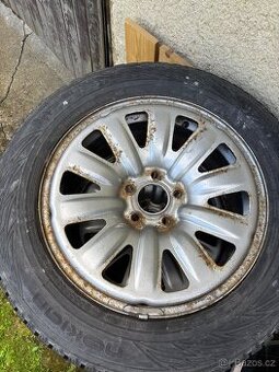 Zimní pneu s diskem