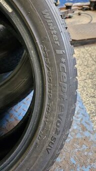 Zimní pneu Hankook 235/50 R19
