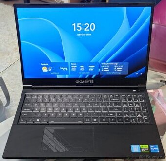 Prodám herní notebook Gigabyte G5 KF