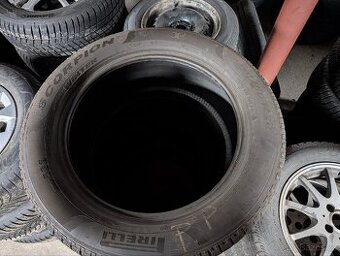 275/50R20 Pirelli Scorpion Winter jeté