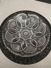 Křišťálový broušený talíř