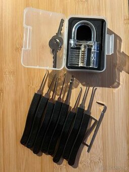 Průhledný visací zámek + sada nástrojů