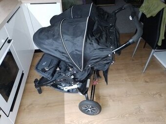 Kočár pro dvojčata...lehoučký