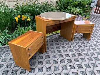 Retro set Femina - noční stolky, toaletka, zrcadlo