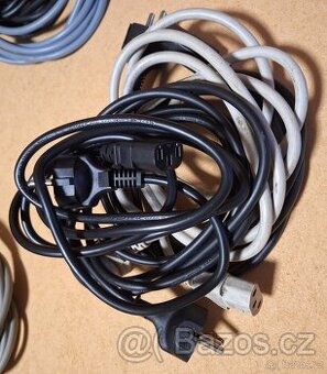Nápájecí a prodlužovací kabely 230V