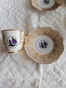 Kávový servis zdobený zlatem