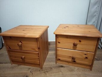 Noční stolek masiv