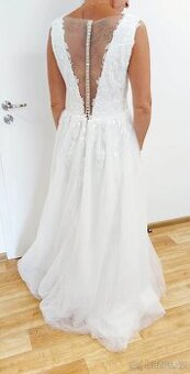 Bílé svatební šaty - 1