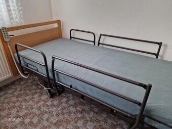 Zdravotní polohovací postel