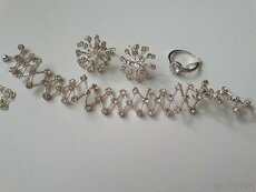 Náhrdelník a prstýnek a náušnice