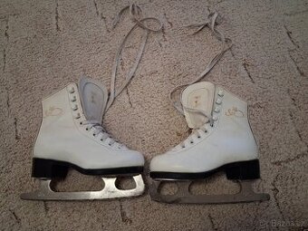 Dívčí brusle 27