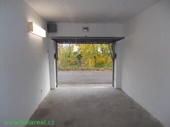 garáž  Kárníková Brno Řečkovice 20m2, elektřina