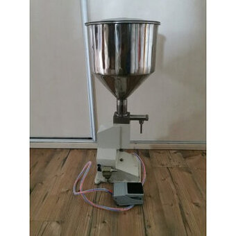 Potravinářská plnička na kapaliny