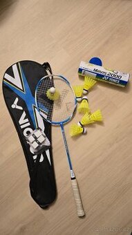 Badmintonová sada – raketa Victor + košíčky
