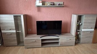 Obývací stěna dub sonoma + TV stolek + vitríny | pěkný stav