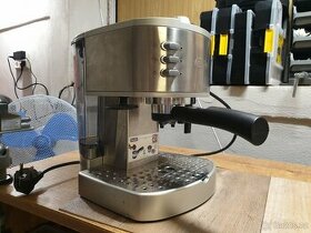 Pákové espresso DeLonghi EC330S