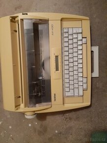 Prodám elektrický psací stroj