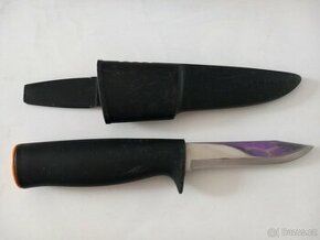 Nůž Fiskars, krejčovské nůžky, lžíce, vidličky, dvoumetr