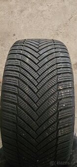 Celoroční  255/40 r19