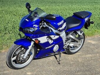 Yamaha R6 - 1