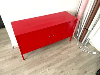 Prodám kovovou skříňku pod televizi IKEA PS - 100% stav