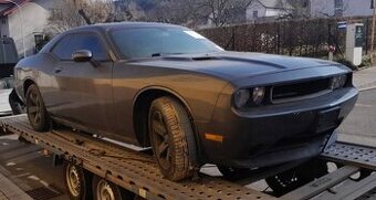 Dodge Challenger V6