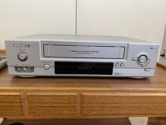 VHS videorekordér / přehrávač