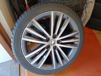 Kola Škoda Superb 3